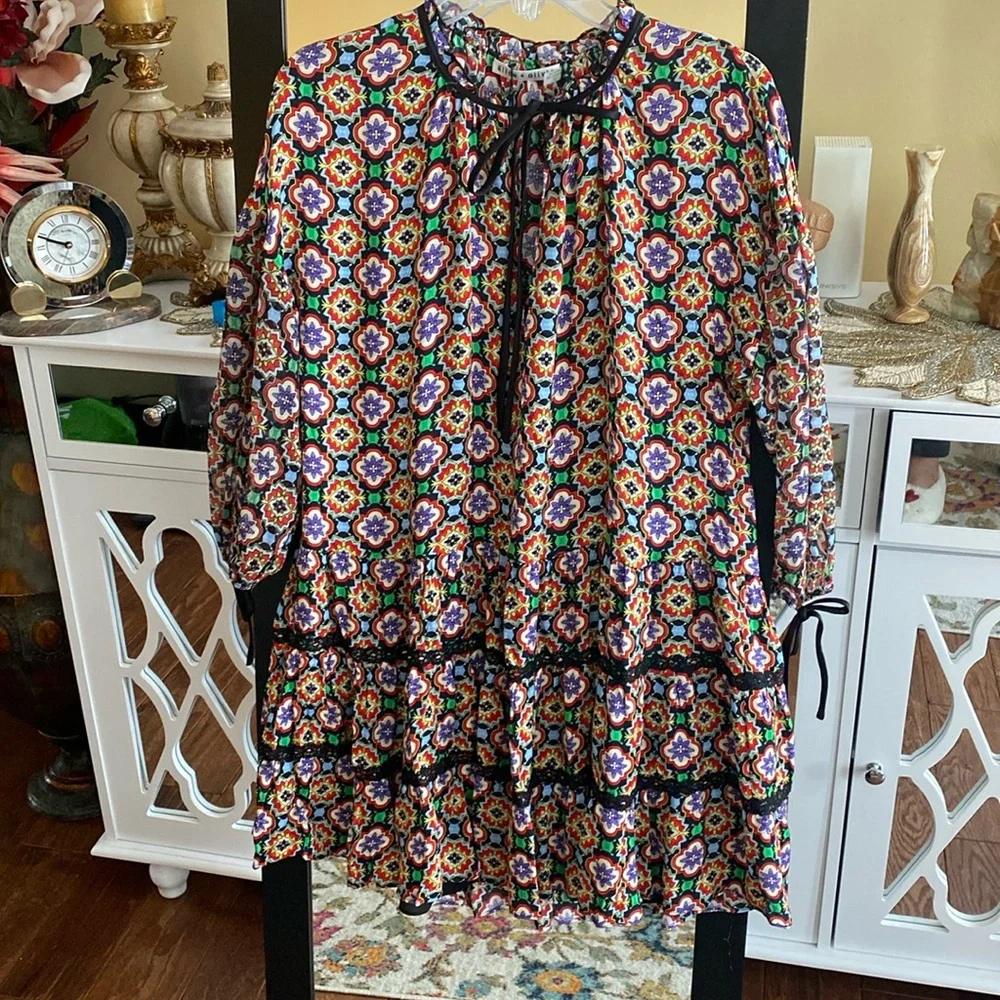 New ALICE + OLIVIA stunning dress